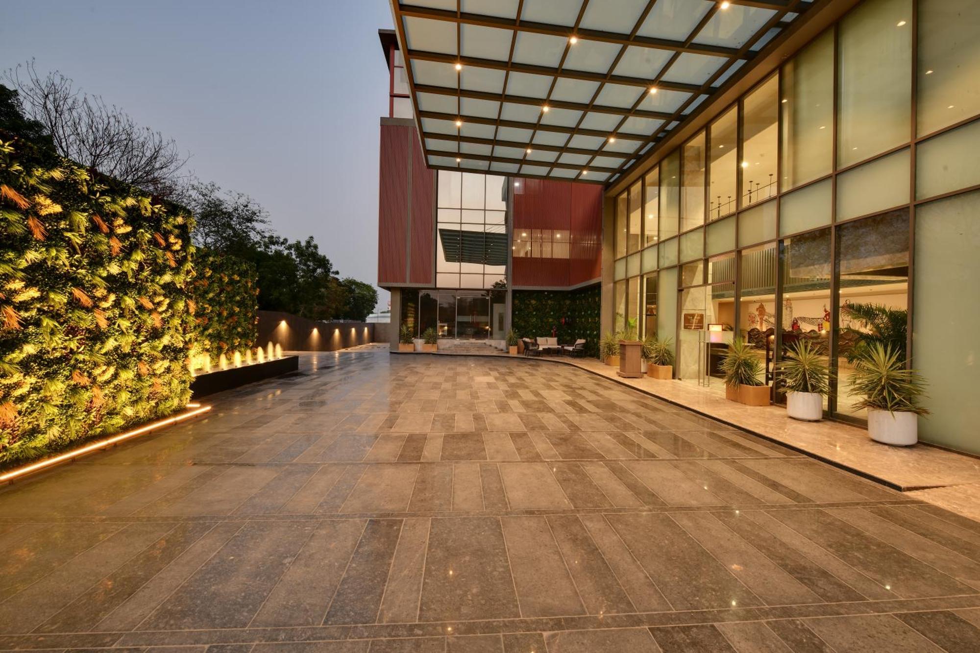 The Fern Residency, Gandhinagar Hotell Eksteriør bilde